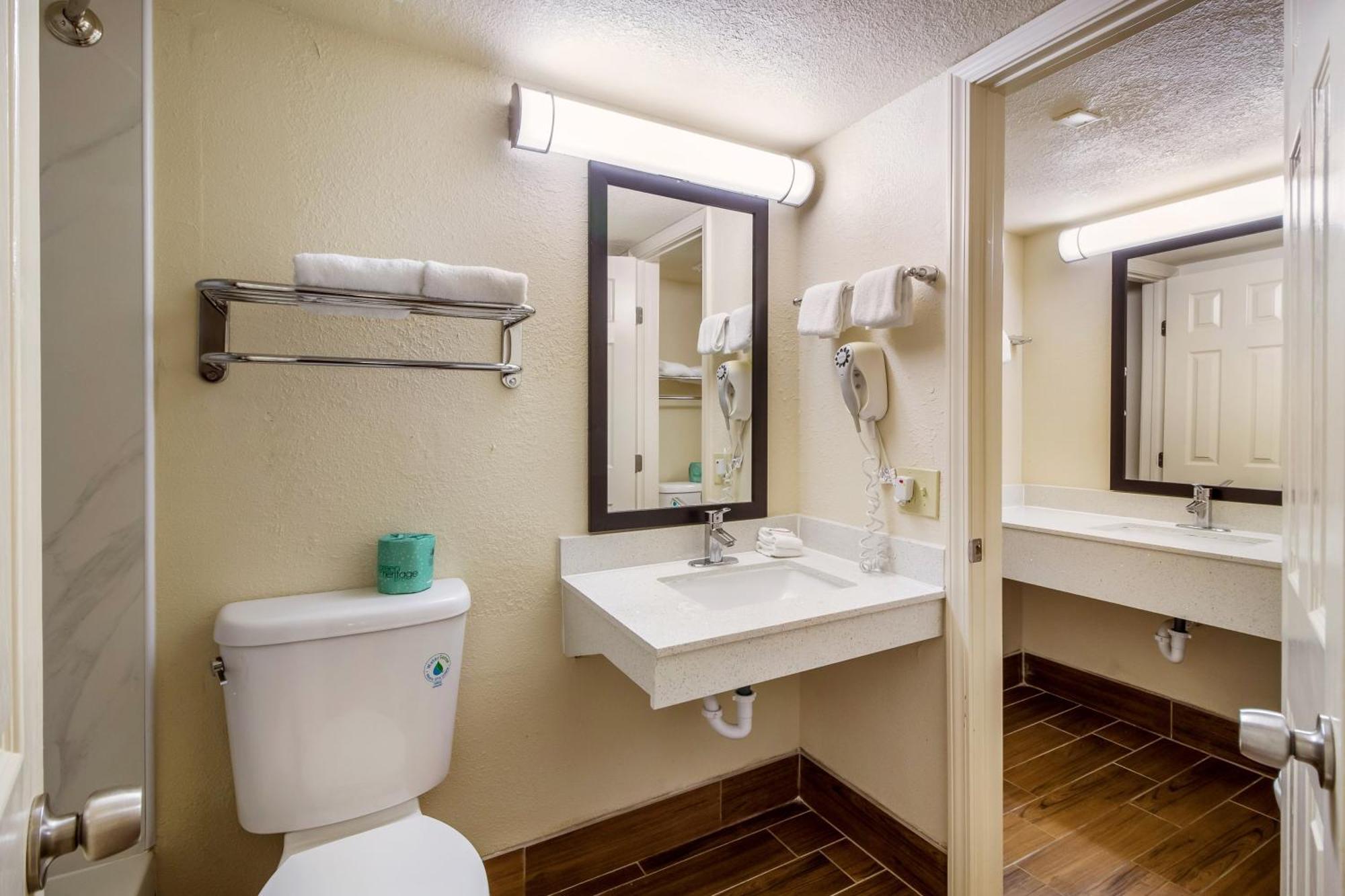 King Suite with Kitchenette - Non-smoking