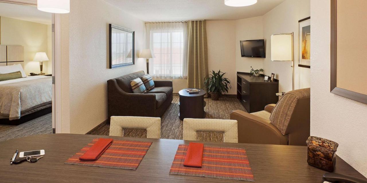 One-Bedroom Suite with Two Double Beds