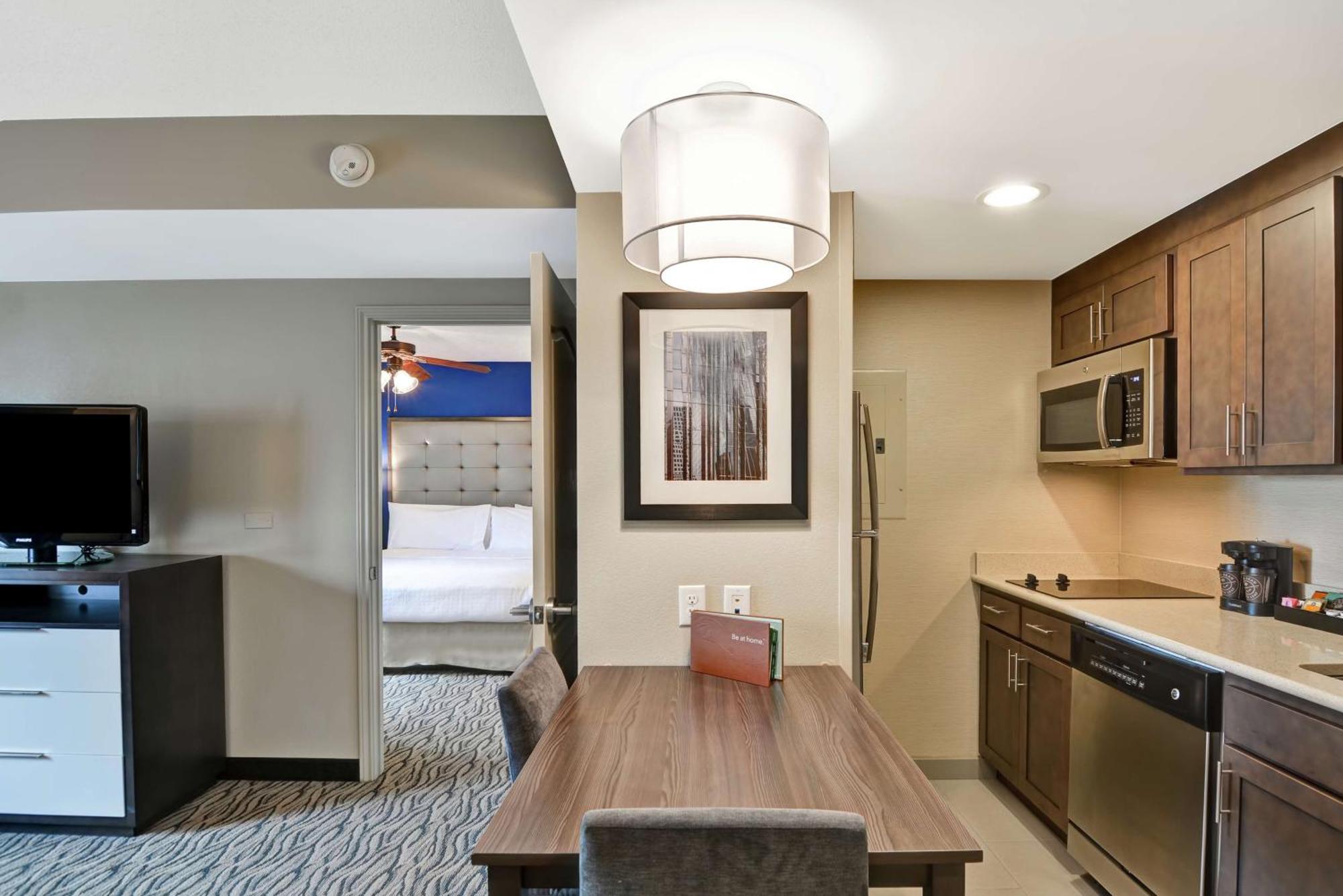 One-Bedroom King Suite One King Bed