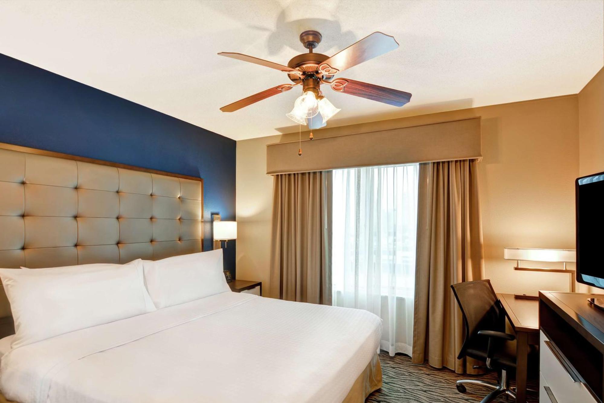 One-Bedroom King Suite One King Bed