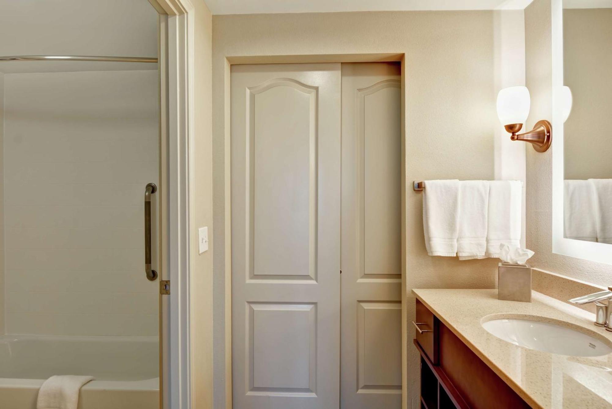 One-Bedroom King Suite One King Bed