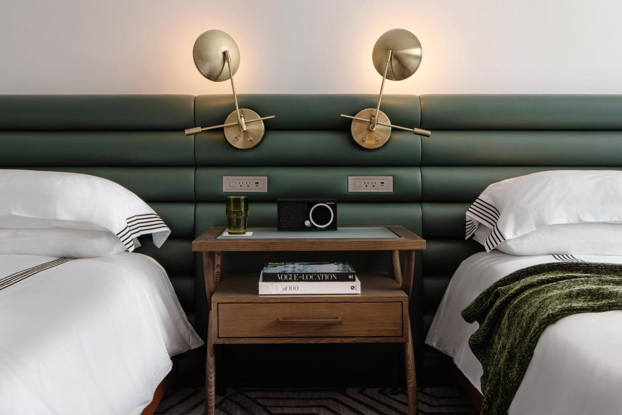 Queen Room Two Queen Beds Skyline View