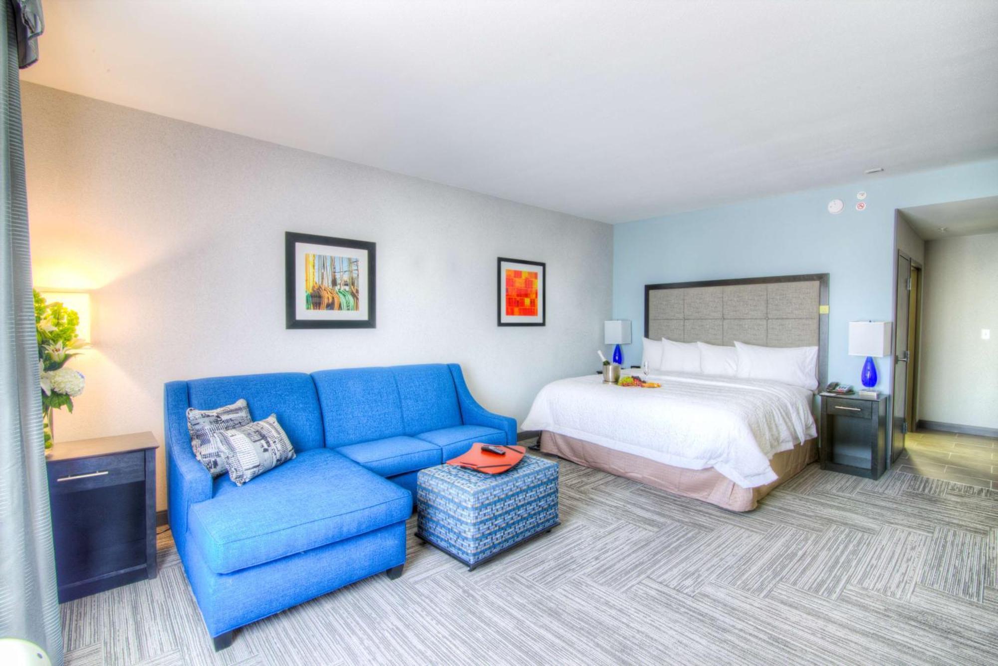King Room with Sofa Bed - Non-Smoking