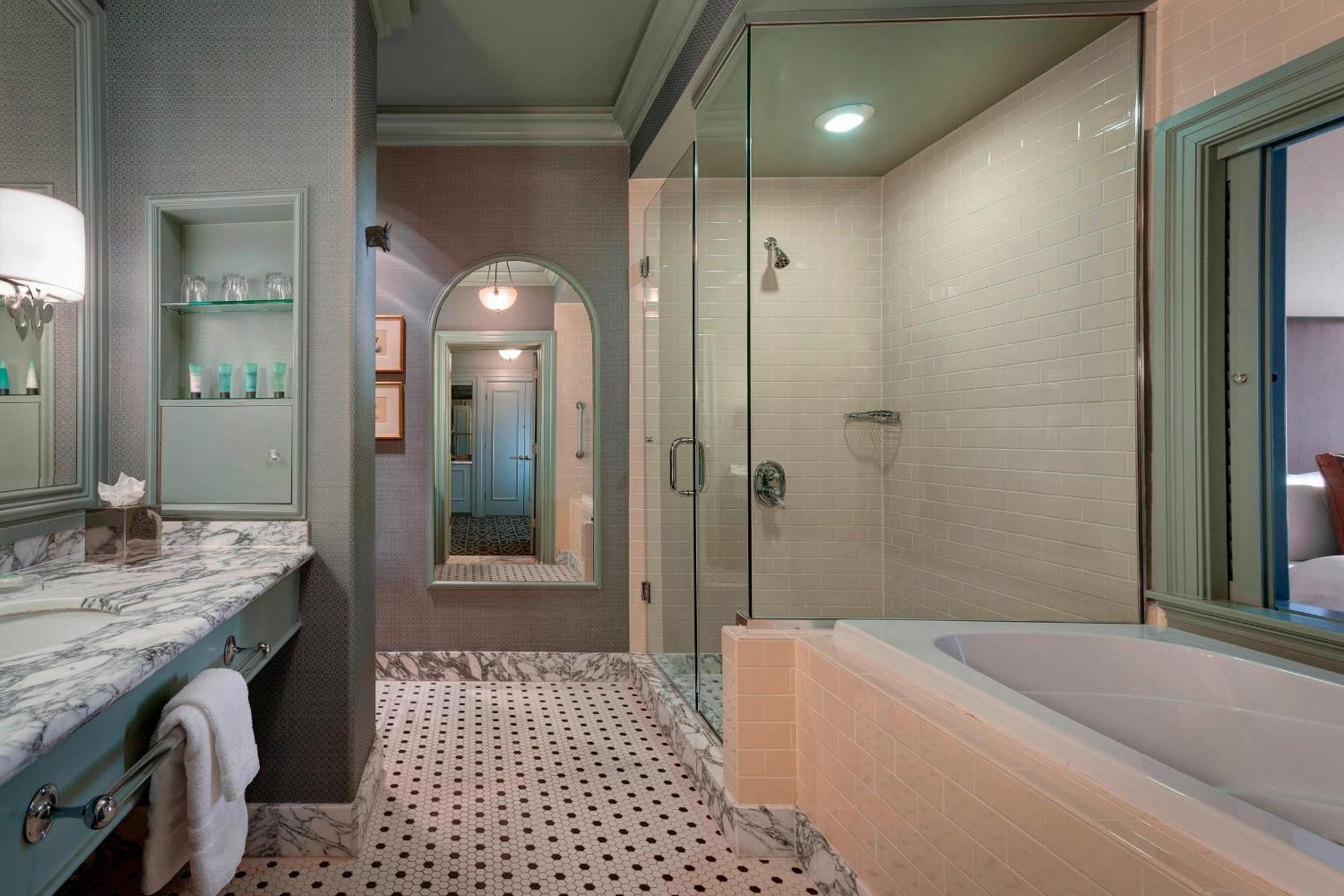 King Room Whirlpool City View