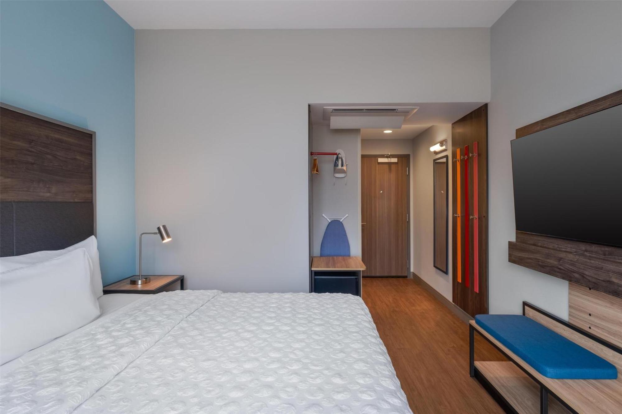 King Room with Walk-In Shower