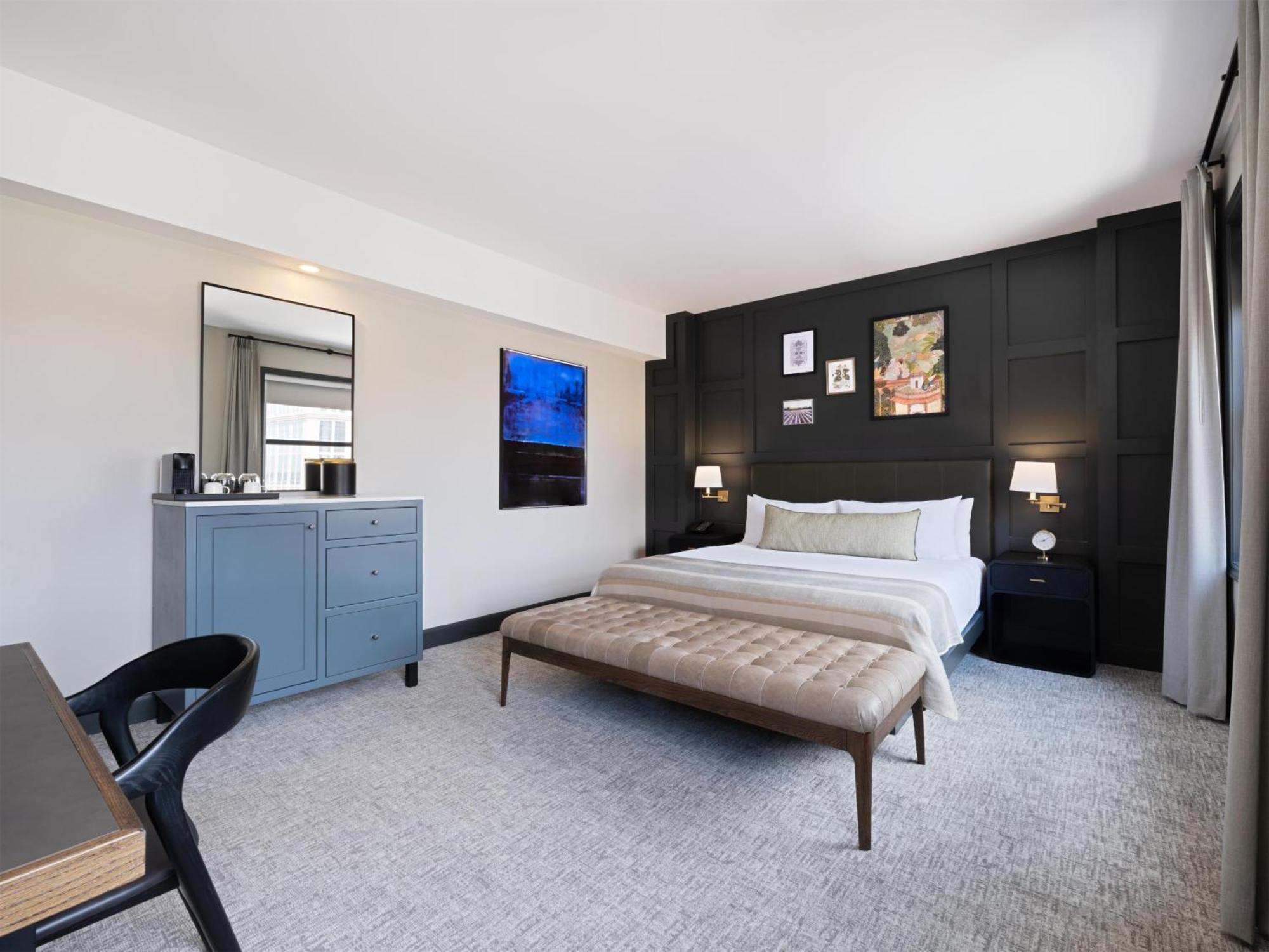 Deluxe King Room
