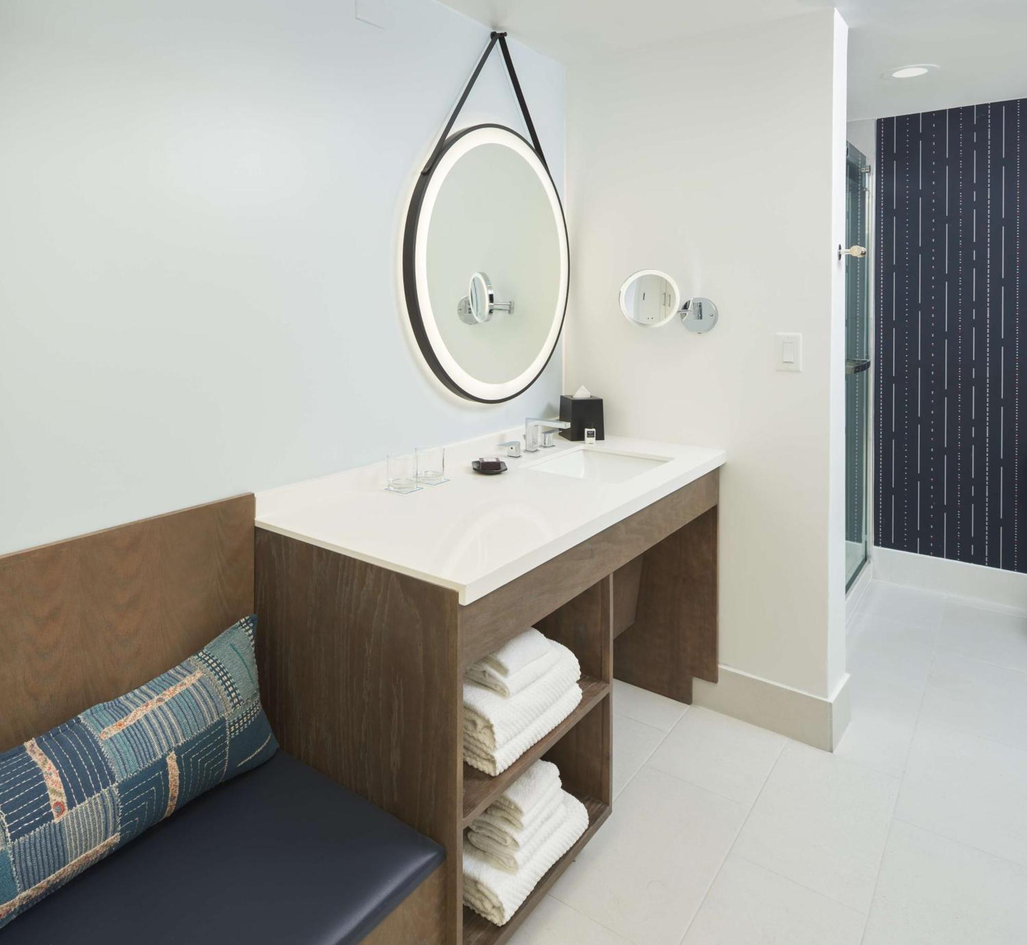 Two-Room Suite Two Queen Beds City View