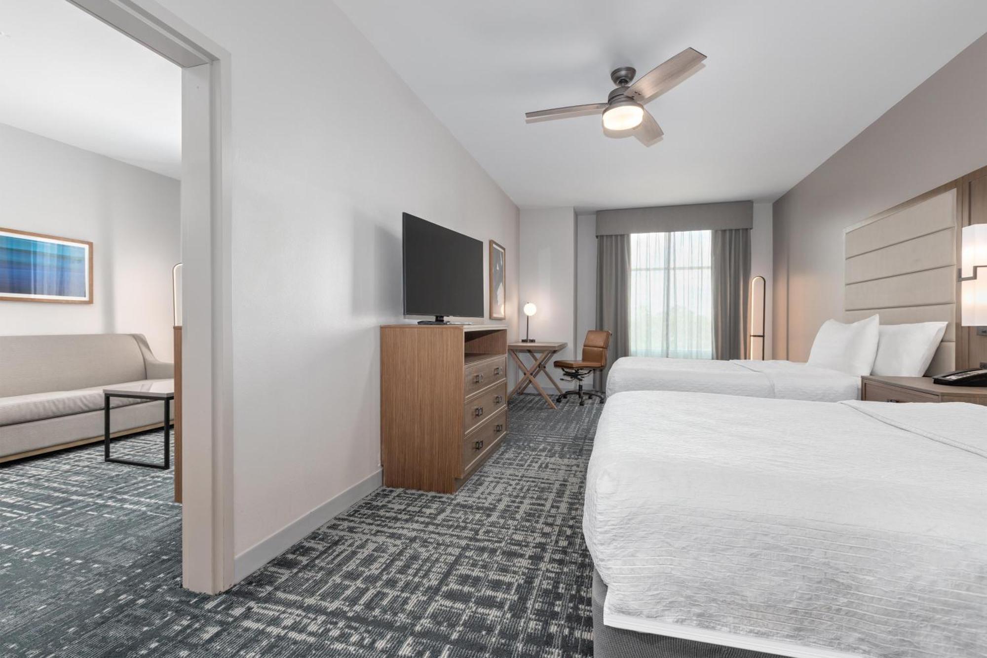 One-Bedroom Queen Suite Two Queen Beds Non-Smoking