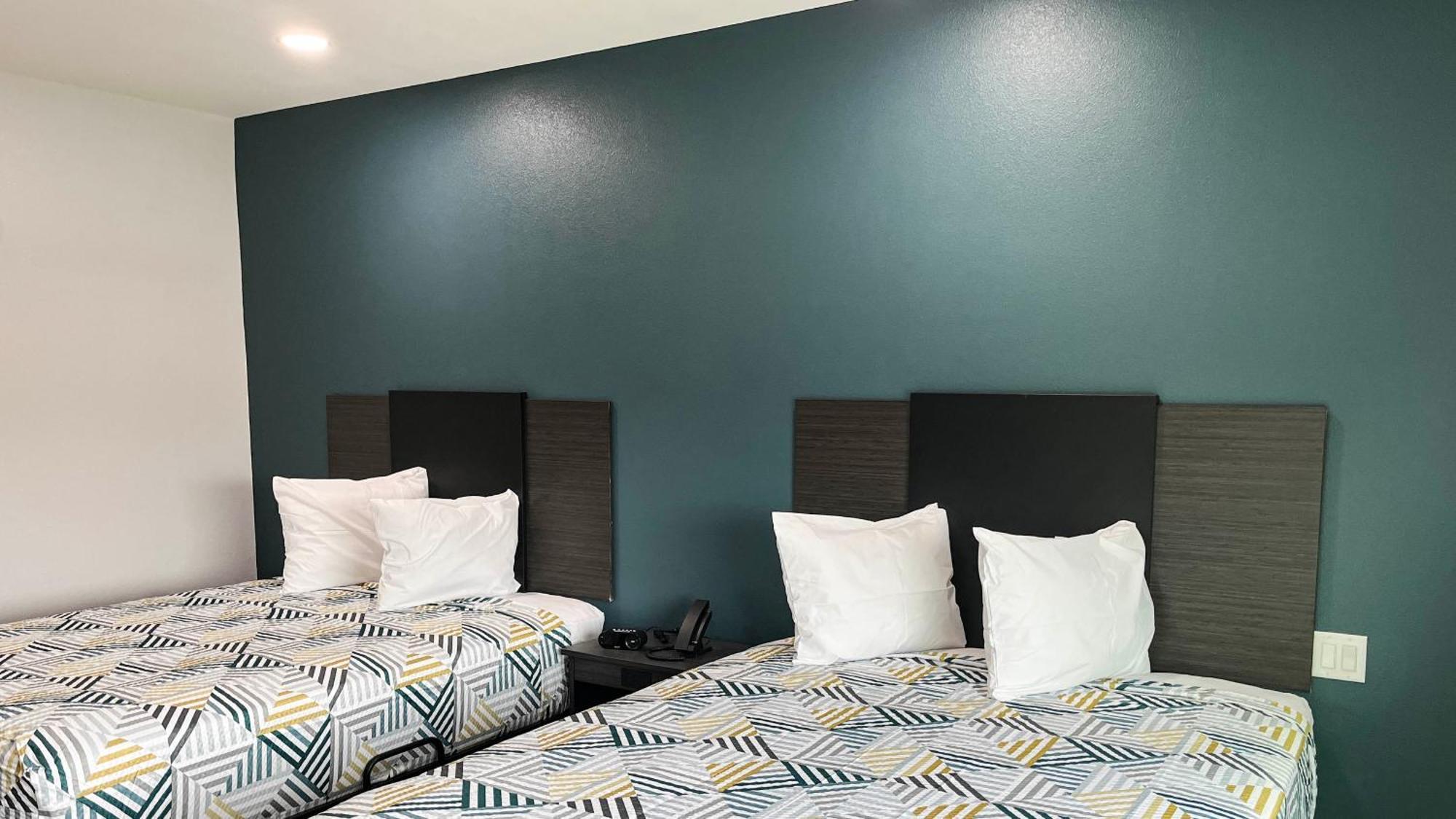 Deluxe Queen Room with Two Queen Beds