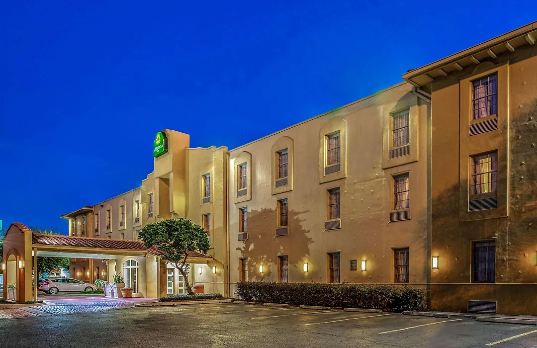 La Quinta Inn By Wyndham Houston Greenway Plaza Medical Area-1