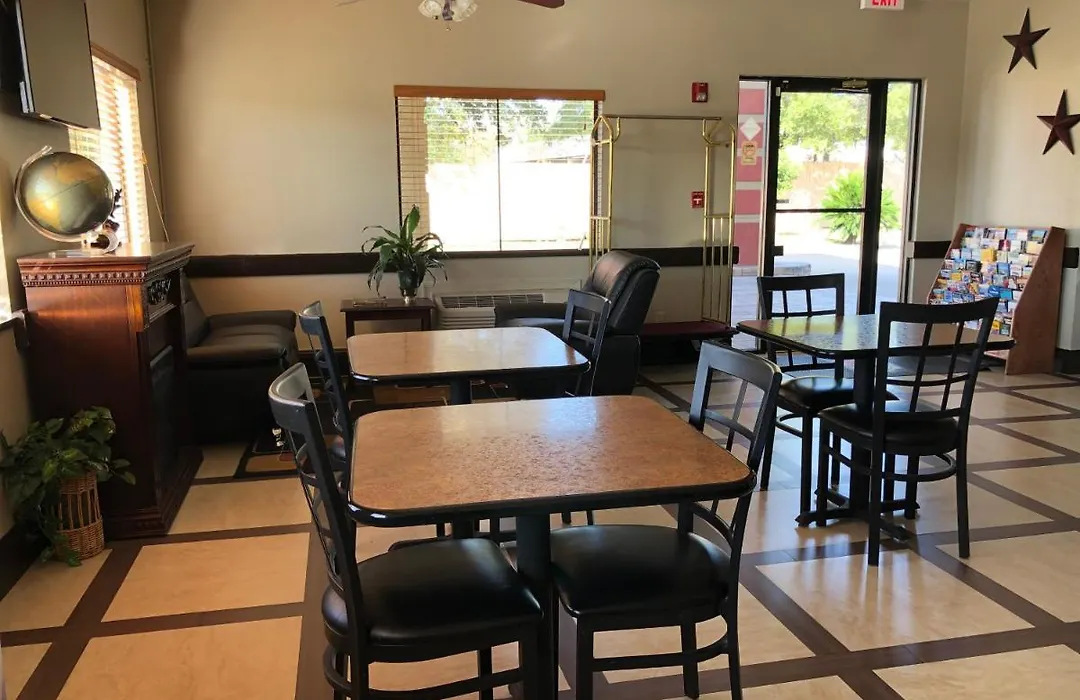 Super 8 By Wyndham Houston/I-10/Federal Road-1
