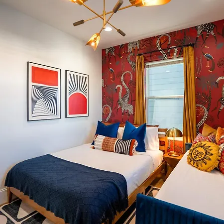 The Green Haus: Luxxe Cabana Rooftop Retreat-2