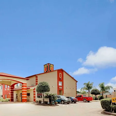 Super 8 By Wyndham Houston/I-10/Federal Road-3