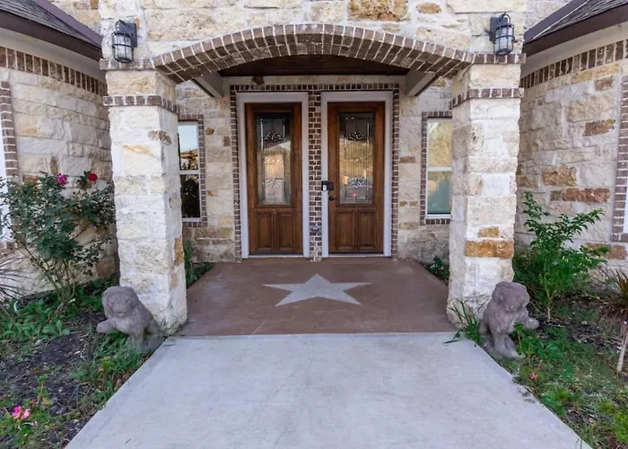 Luxury Spanish Style Getaway Houston