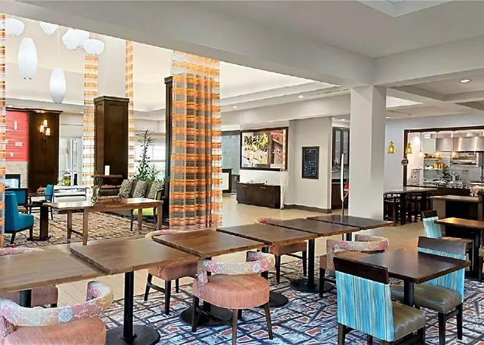 Kozy Houston North Hotel