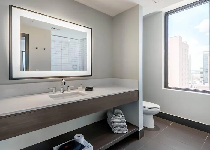 Cambria Hotel Houston Downtown Convention Center