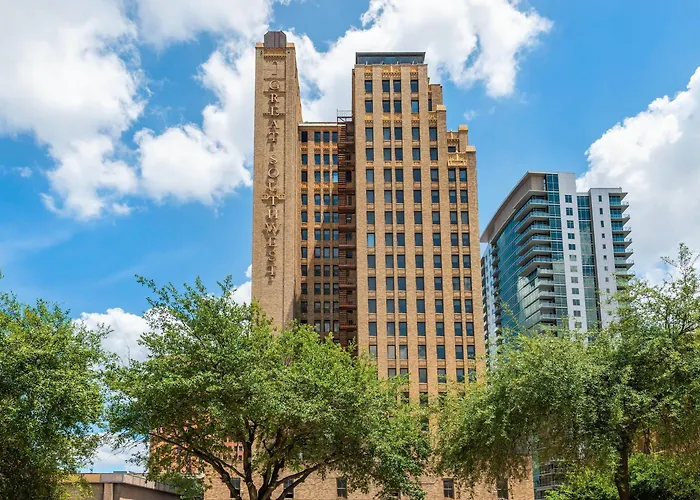 Cambria Hotel Houston Downtown Convention Center